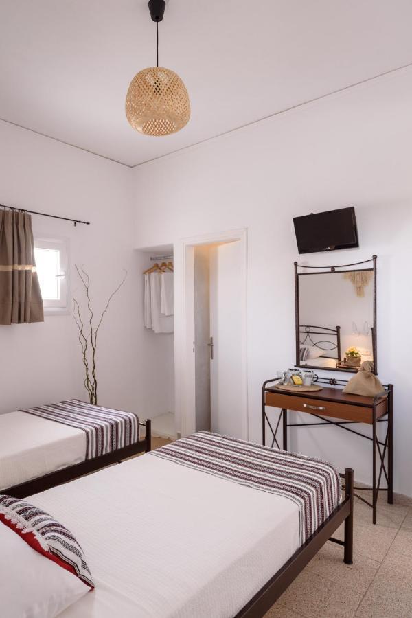 Cal Day Rooms Santorini Perissa  Buitenkant foto